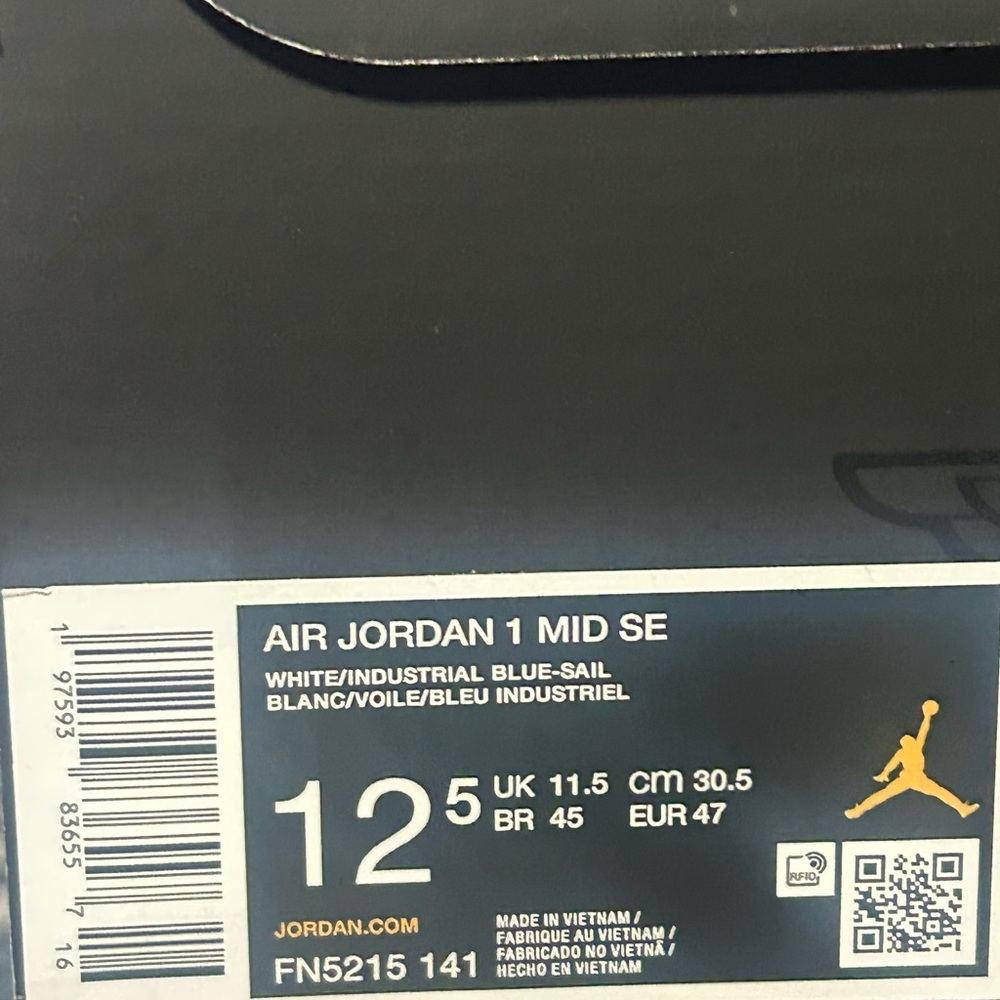 Jordan 1s,New,Blue and white,never worn ,mids